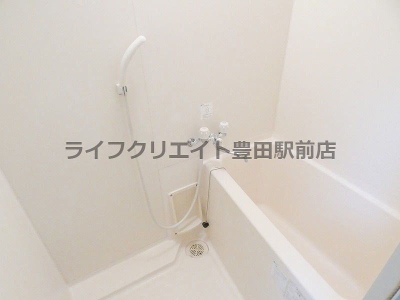 ホワイトレジデンスの浴室