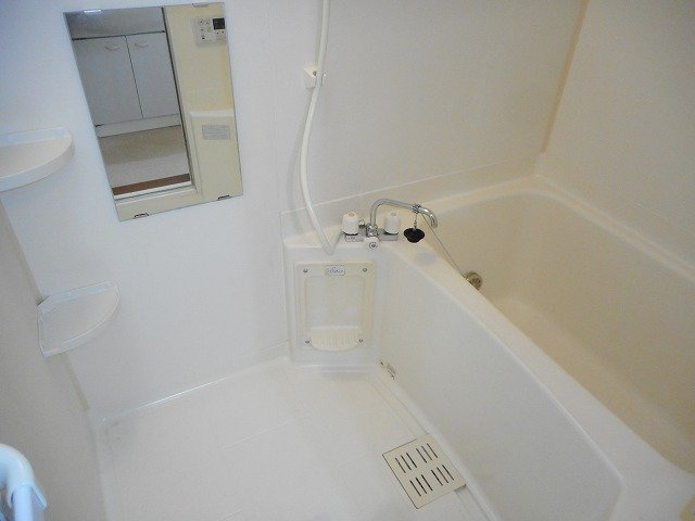 パレ・リヴィエールⅡの浴室|コンパクトで使いやすいお風呂です