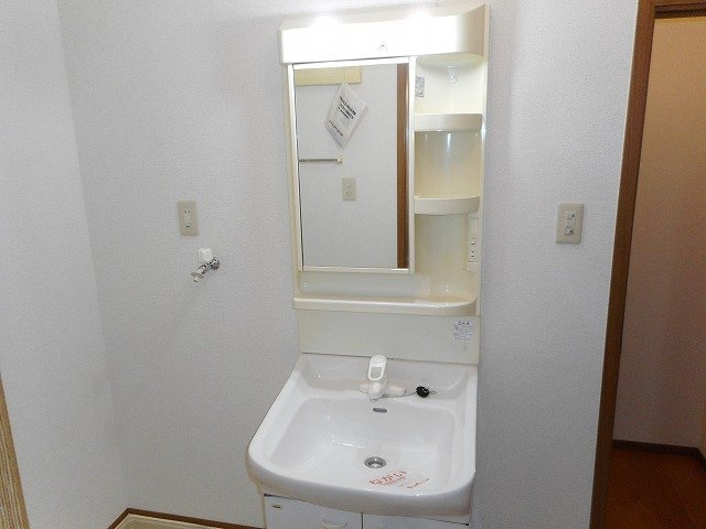 パレ・リヴィエールⅡの洗面所|使いやすい洗面所です