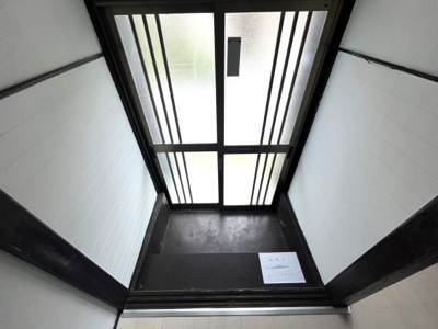 【玄関】 | 松原高見戸建