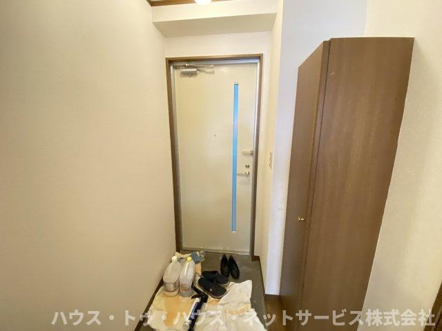 アンプルールフェールスリーズの玄関