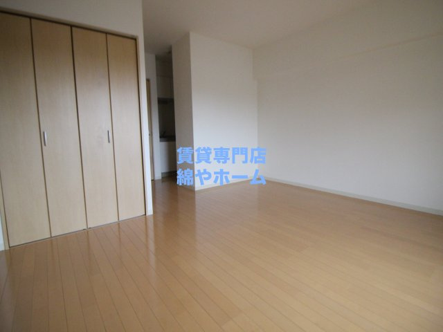 ＲＥＢＡＮＧＡ阿倍野ＡＰの寝室|広くて明るい寝室