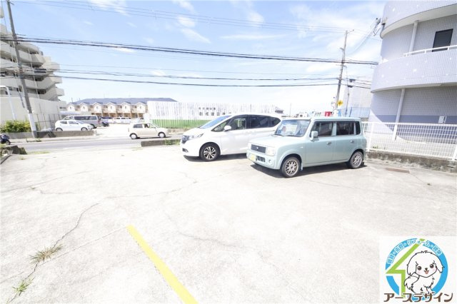 フラット松江の駐車場