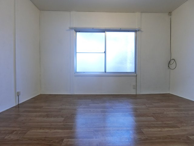 福田IKKENYAの洋室