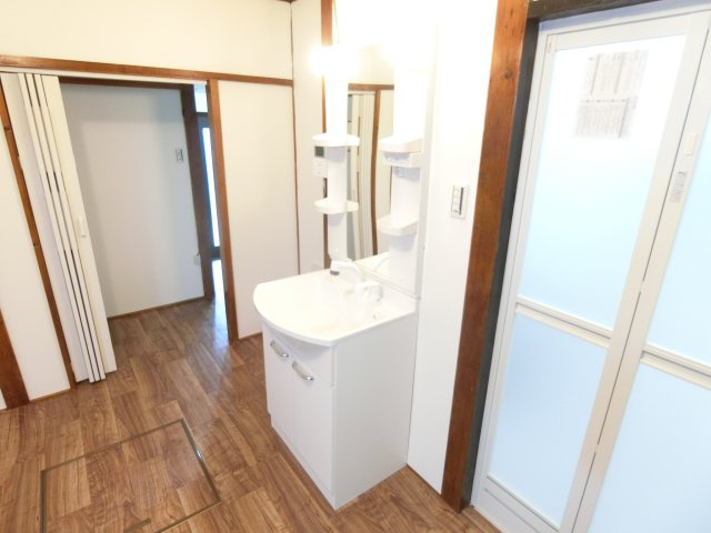 福田IKKENYAの独立洗面台