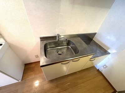 【キッチン】 | アフロディーテ別府 | 別号室の写真になります。現況優先。