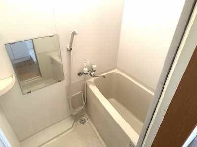 【浴室】 | アフロディーテ別府 | 別号室の写真になります。現況優先。