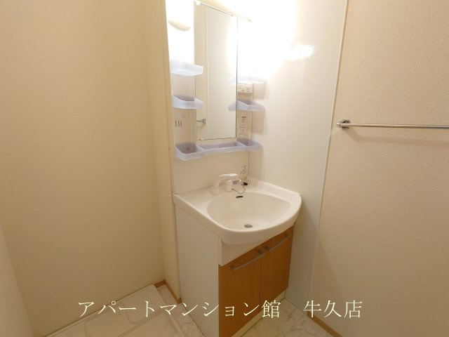 アマルフィイの独立洗面台|洗髪洗面化粧台、洗濯機置き場