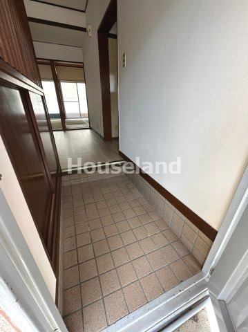 ローズ名草の玄関