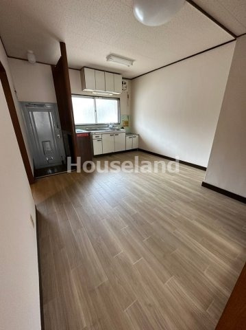 ローズ名草の居間・リビング