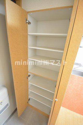 ロイヤルヒルⅢの玄関