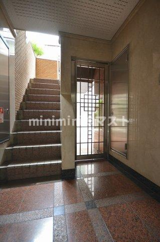 ロイヤルヒルⅢのロビー