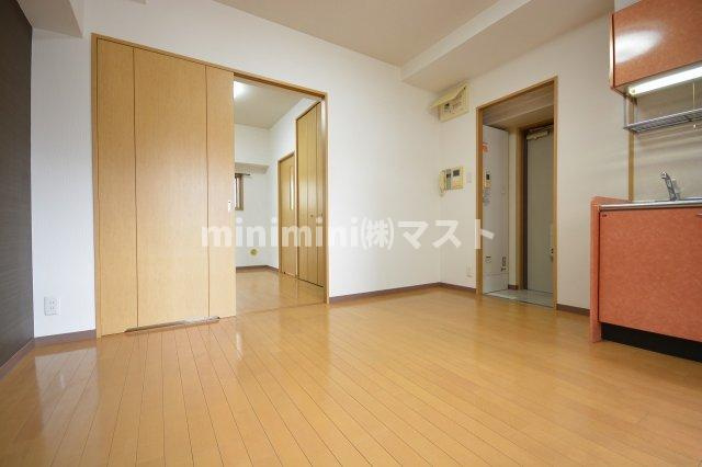 ロイヤルヒルⅢの居間・リビング