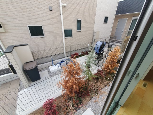 【庭】 | 高井戸西2丁目　新築戸建　B号棟 | 駅徒歩６分の制震ダンパー搭載住宅♪♪道路を挟んで向かい側には生産緑地が広がり、解放感に恵まれた立地環境！一階リビング、水廻りワンフロア集約設計の新築戸建、完成済です♪