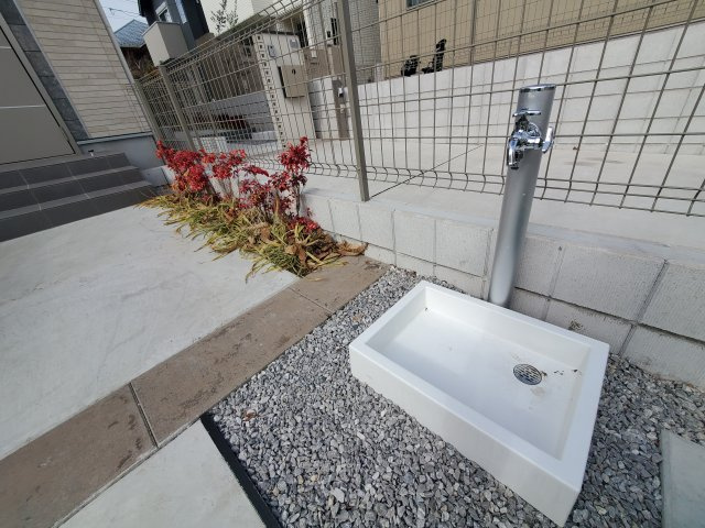 【その他】 | 高井戸西2丁目　新築戸建　B号棟 | 駅徒歩６分の制震ダンパー搭載住宅♪♪道路を挟んで向かい側には生産緑地が広がり、解放感に恵まれた立地環境！一階リビング、水廻りワンフロア集約設計の新築戸建、完成済です♪