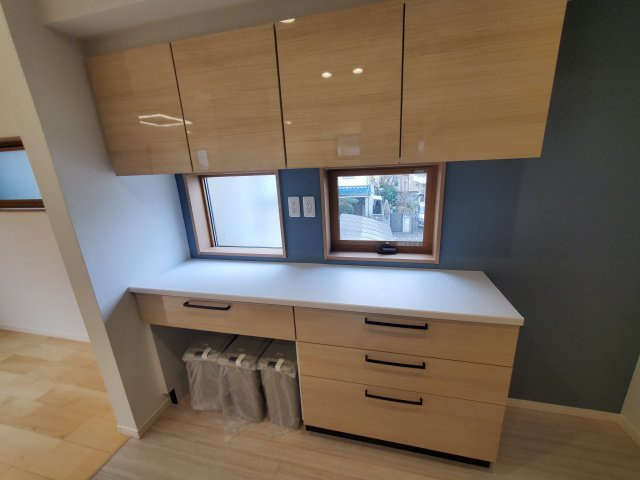 【収納】 | 久我山5丁目　新築戸建　B号棟 | 弊社は仲介手数料無料でご紹介中！急行停車駅から徒歩５分、屋上付きの制震ダンパー搭載３LDK＋P♪♪水廻り設備がLDKフロアに集約され、導線の良い間取りも魅力的です！！ＬＤＫは17.5帖と広々！