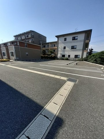 フルール・ソレイユ　Ⅱの駐車場