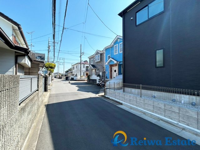 新築戸建　茅ヶ崎市高田1丁目　全5棟の前面道路含む現地写真