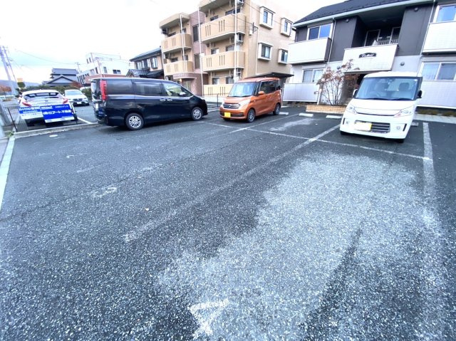 コリーヌの駐車場