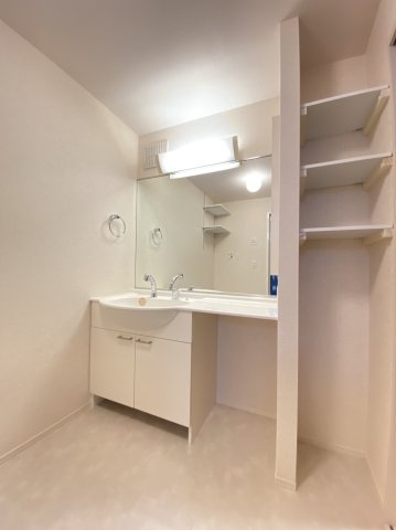 コリーヌの独立洗面台