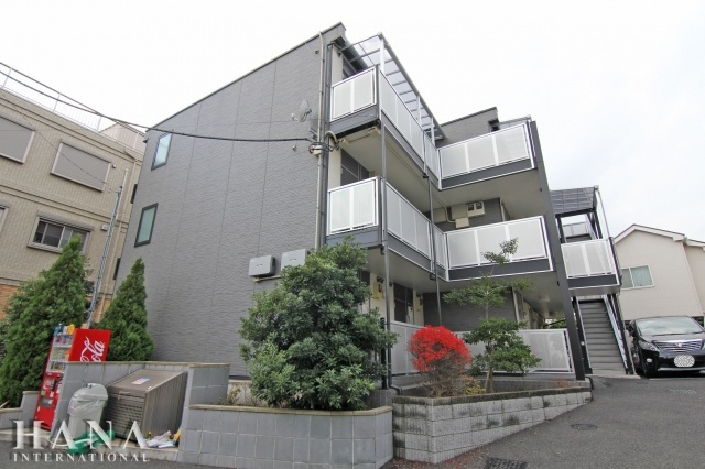 レオパレスメルシィのエントランス