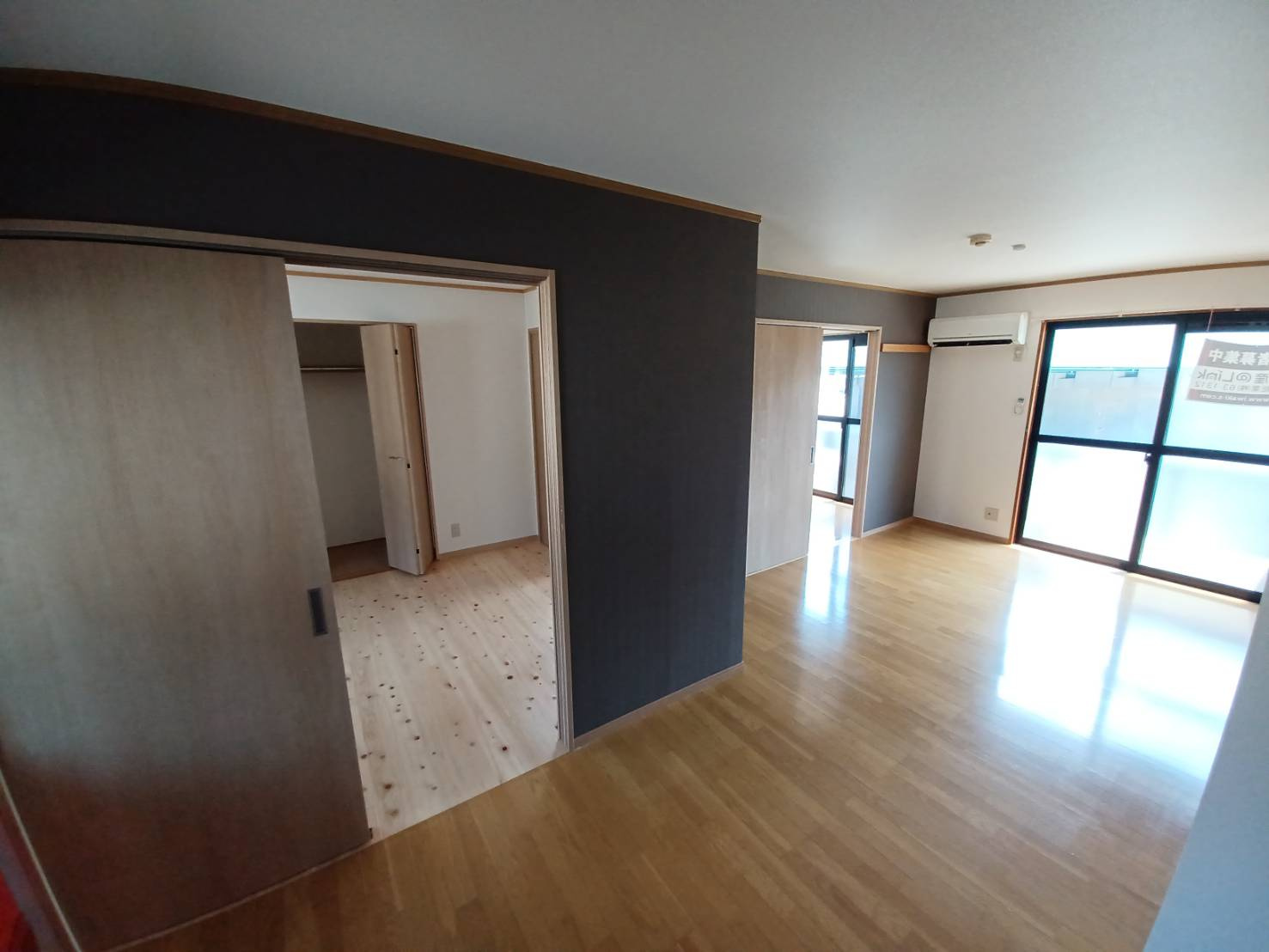 クレストハウスの居間・リビング