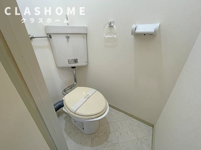 レスト北新川　Ｂ棟のトイレ|同物件の別部屋になります。