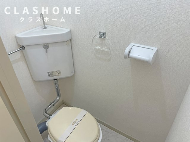 レスト北新川　Ｂ棟のトイレ|同物件の別部屋になります。