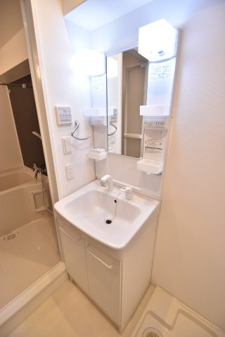 大阪市都島区片町２丁目の賃貸マンションの洗面所