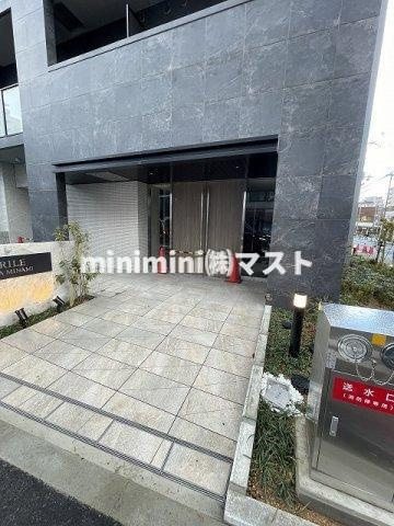 アプリーレ阿波座南のエントランス