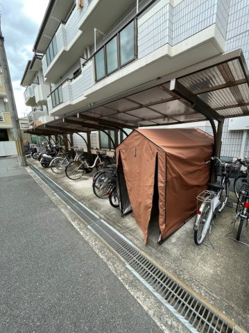 小林マンションの駐車場