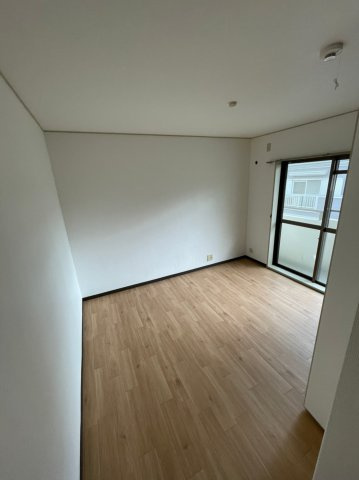 小林マンションの洋室