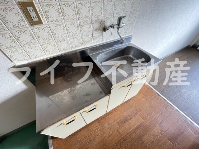 サンハイツたかだのキッチン|コンパクトなキッチンで掃除もラクラク