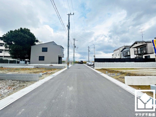 伏見区久我本町　11号地の前面道路含む現地写真