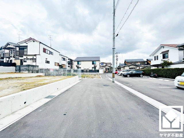 伏見区久我本町　９号地の前面道路含む現地写真