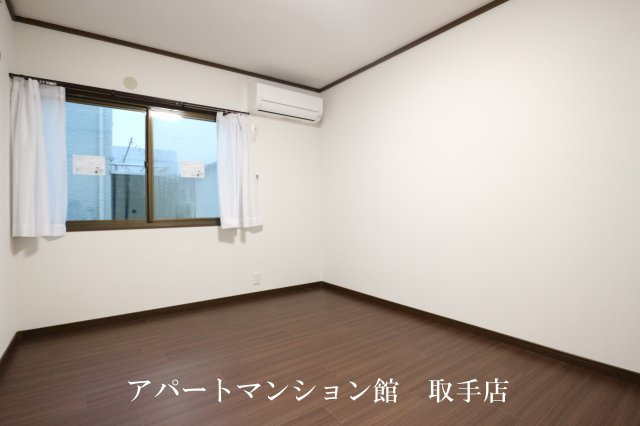 ジュネスの寝室