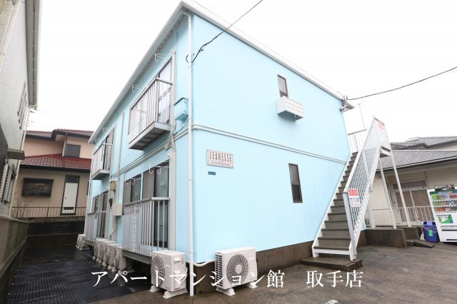 ジュネスの外観