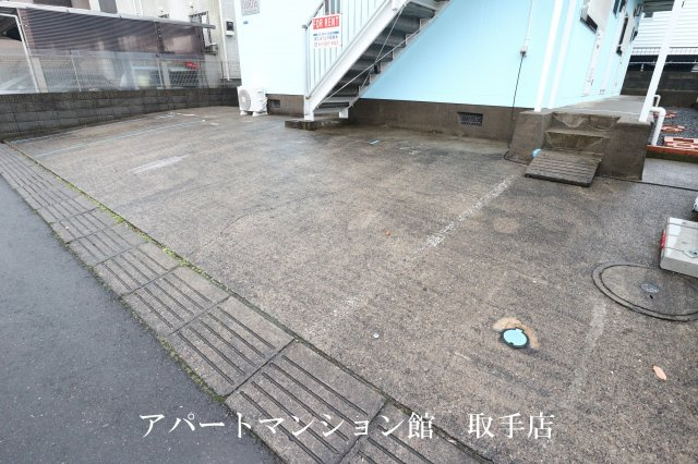 ジュネスの駐車場