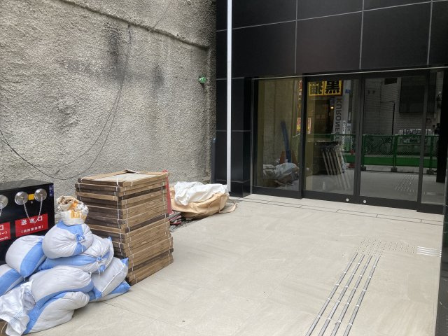 大阪市中央区宗右衛門町の店舗事務所の外観