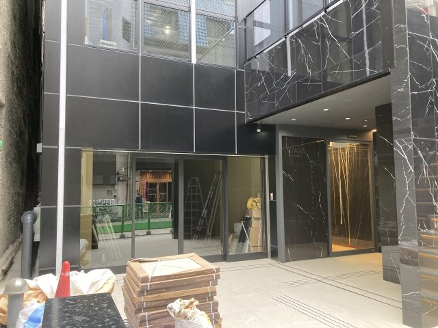 大阪市中央区宗右衛門町の店舗事務所の外観