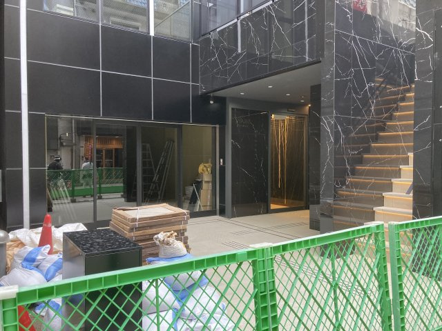 大阪市中央区宗右衛門町の店舗事務所の外観