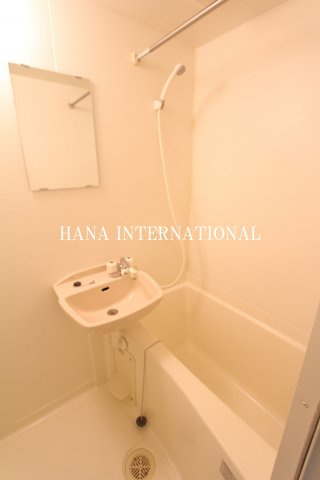 レオパレスウエストグリーンリバーの浴室