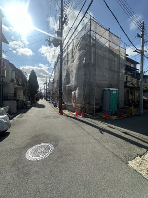 【前面道路含む現地写真】 | 鶏冠井町草田　新築戸建 | 京都駅まではもちろん、大阪「梅田」駅まで38分で通勤・通学に便利です♪