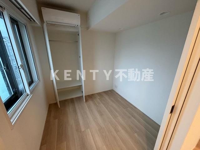 【居間・リビング】 | Ｊ．ＧＲＡＮ　Ｃｏｕｒｔ　品川西大井ＥＡＳＴ | こちらの居間で趣味の時間をお楽しみください