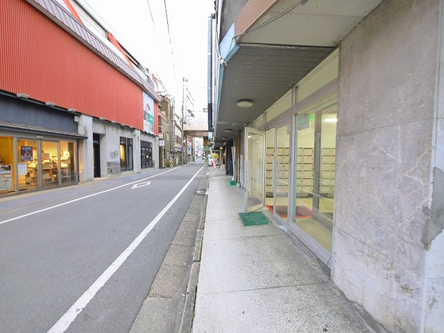 天理ビルの周辺