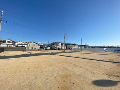 【前面道路含む現地写真】 | 生駒市中菜畑２丁目　全２３区画