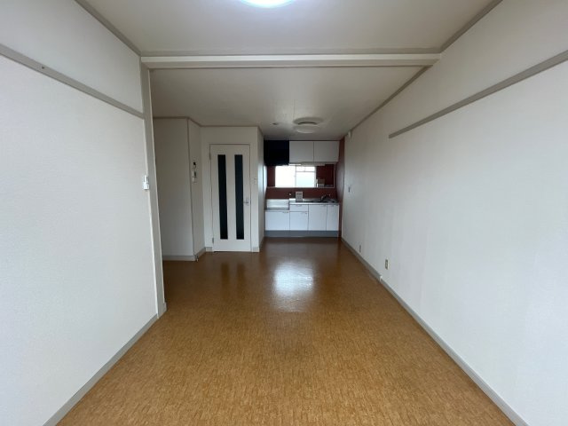 井上ハイツの居間・リビング