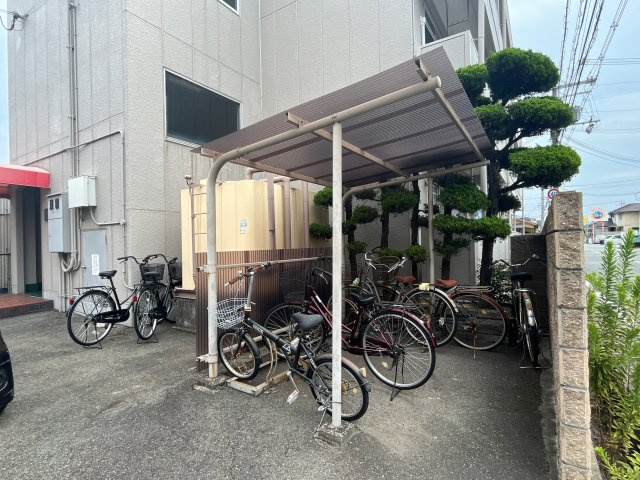 井上ハイツの駐車場