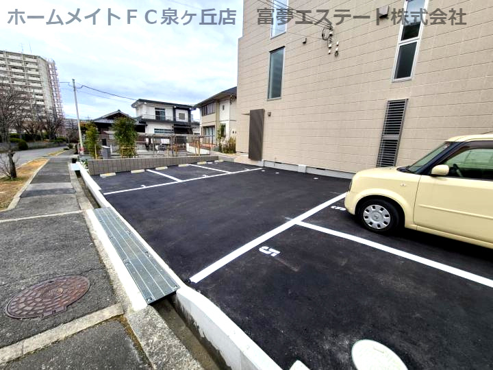 ルヴァンソレイユ泉ヶ丘の駐車場