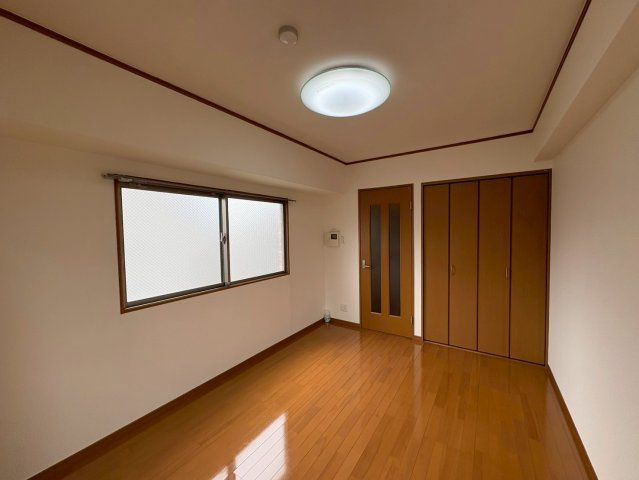 グランディ小阪　(近大　一人暮らし)